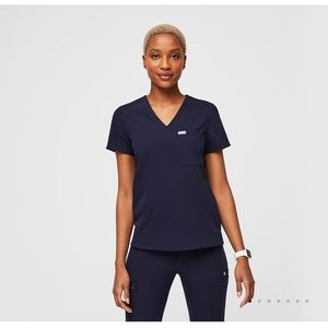FIGS Catarina One-Pocket Scrub Top (Regular Length) Navy Blue, Size Small